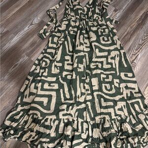 Green and Cream Patterned Maxi 👗